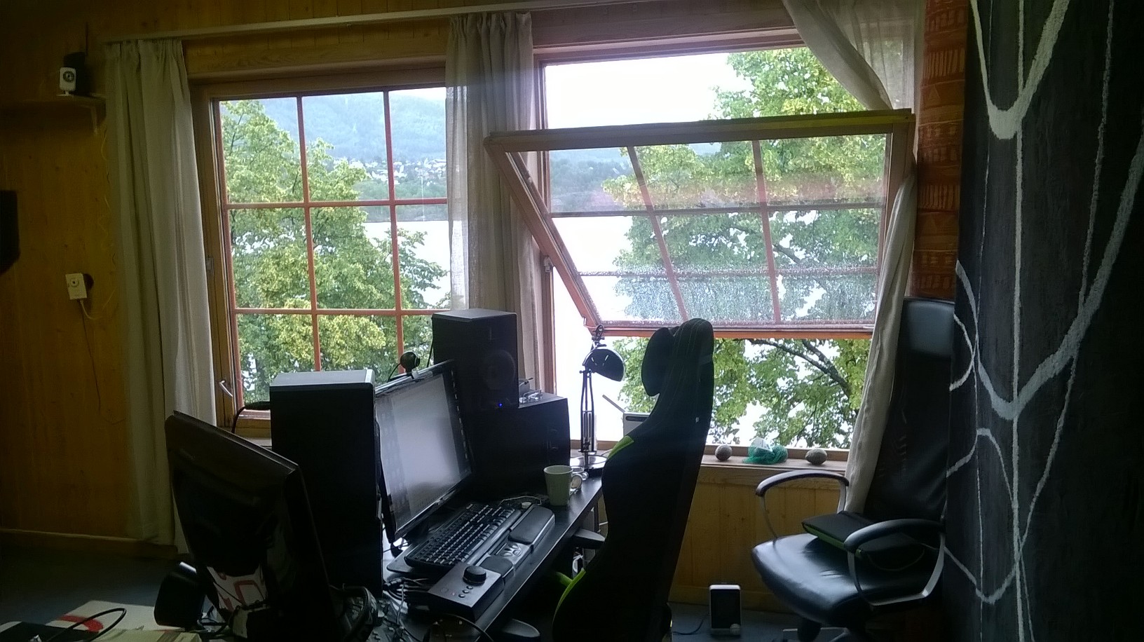 Mitt nye studio i Hydroparken, med utsikt til vannet :)