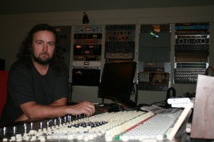 jukejoint-mixer-and-outboard-feb2010